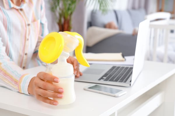 Blog 2-feeding and lactation-Pumping & Bottle Feeding- Building a Routine That Works.pdf-image-003 Pumping & Bottle Feeding- Building a Routine That Works 1