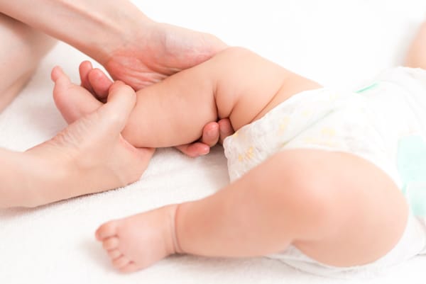 Blog 4-holistic practices-Alternative Therapies for Infant Colic & Sleep Challenges.pdf-image-008 4. Acupuncture & Acupressure for Infant Comfort